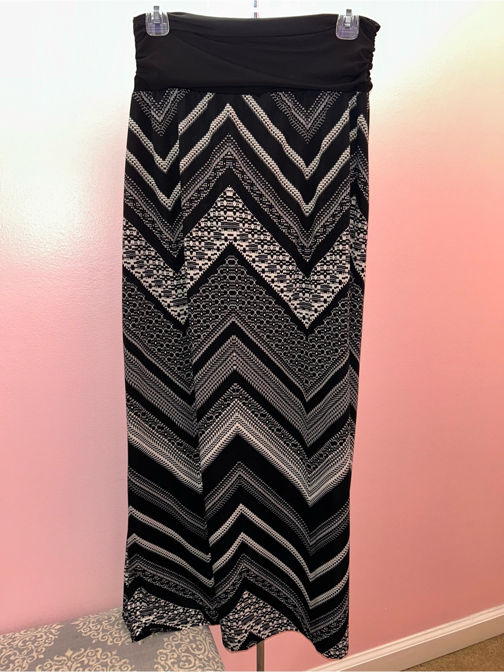 AB Studio Black & White Chevron Fold-Over Maxi Skirt